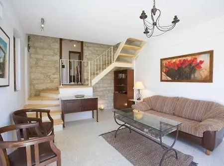 Anerada House